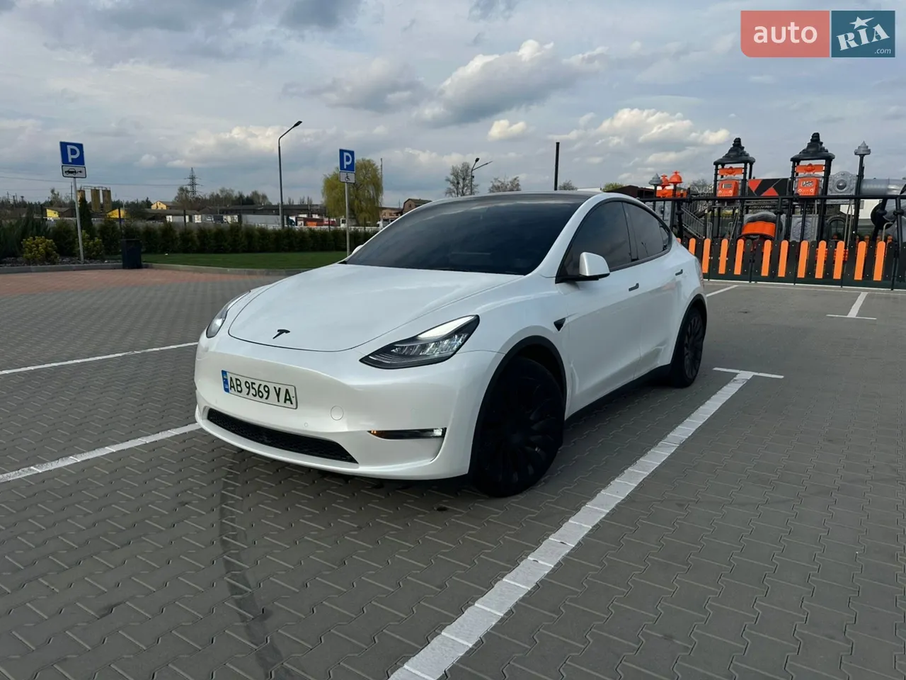 2020 Tesla Model Y - мініатюра 21