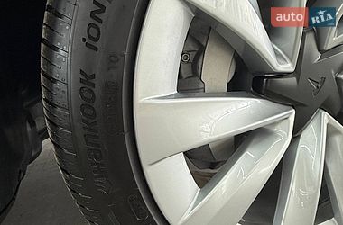 Позашляховик / Кросовер Tesla Model Y 2025 в Одесі