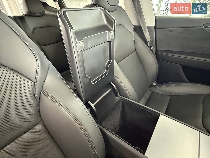 Позашляховик / Кросовер Tesla Model Y 2025 в Одесі