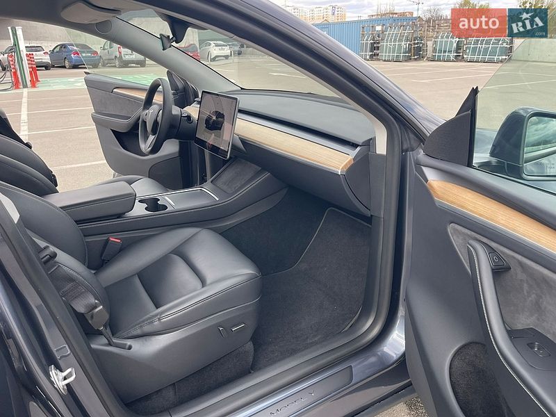 Позашляховик / Кросовер Tesla Model Y 2023 в Ірпені