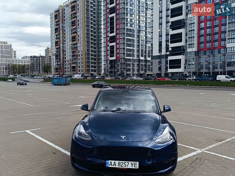 Внедорожник / Кроссовер Tesla Model Y 2023 в Киеве