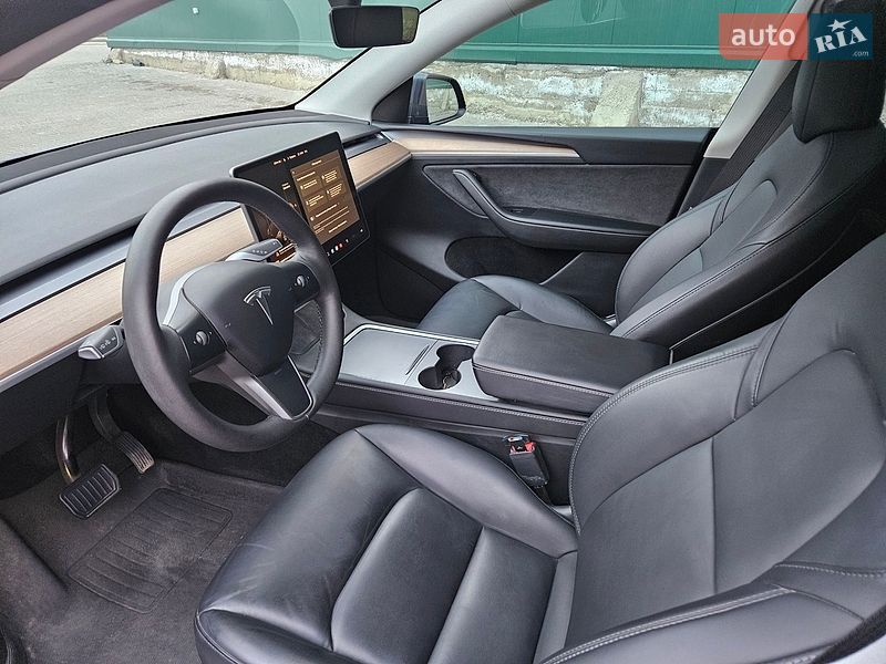 Внедорожник / Кроссовер Tesla Model Y 2023 в Рава-Русской