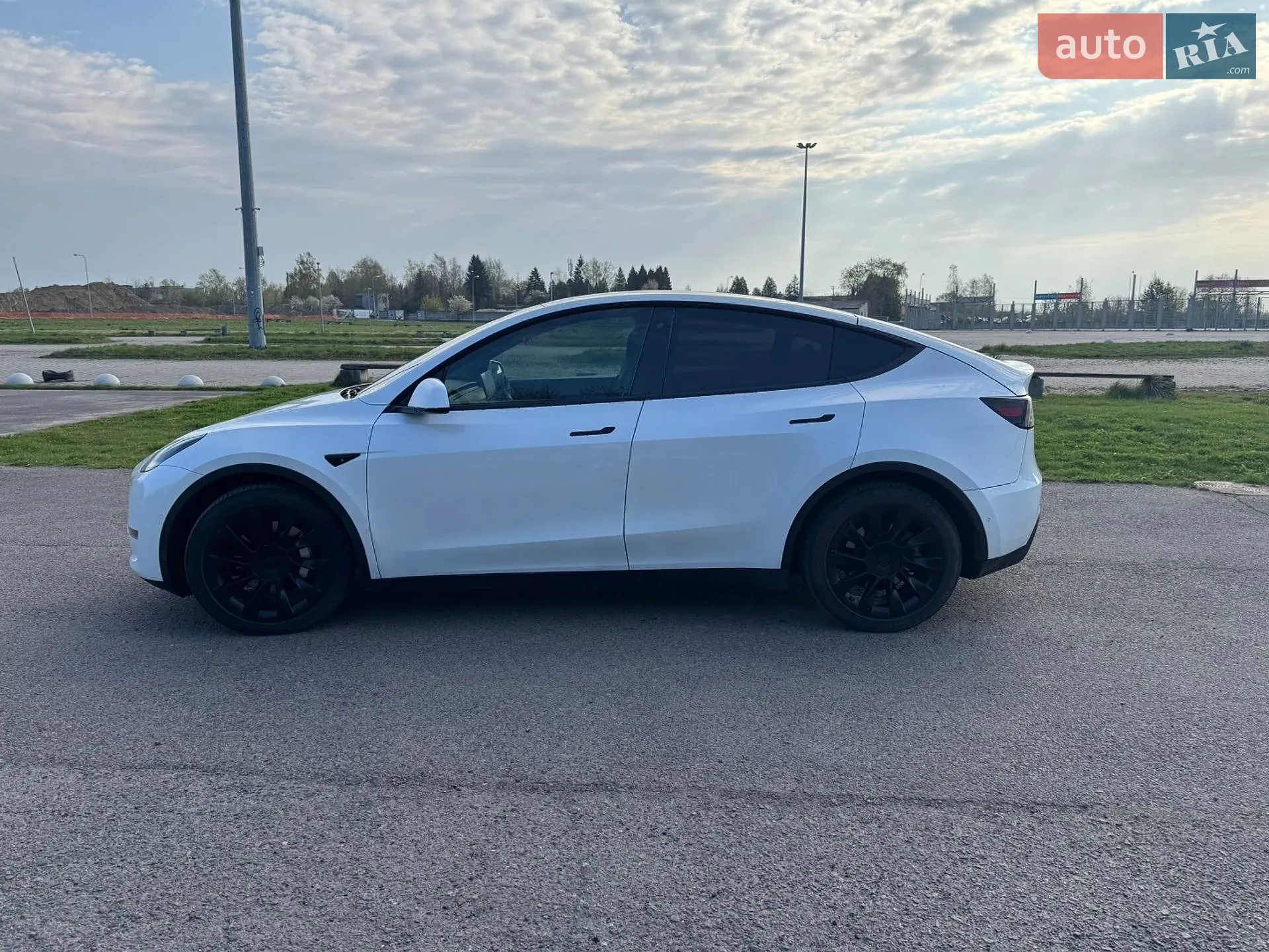 2020 Tesla Model Y - мініатюра 11