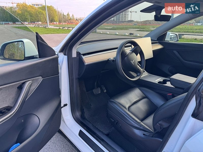 Внедорожник / Кроссовер Tesla Model Y 2020 в Львове