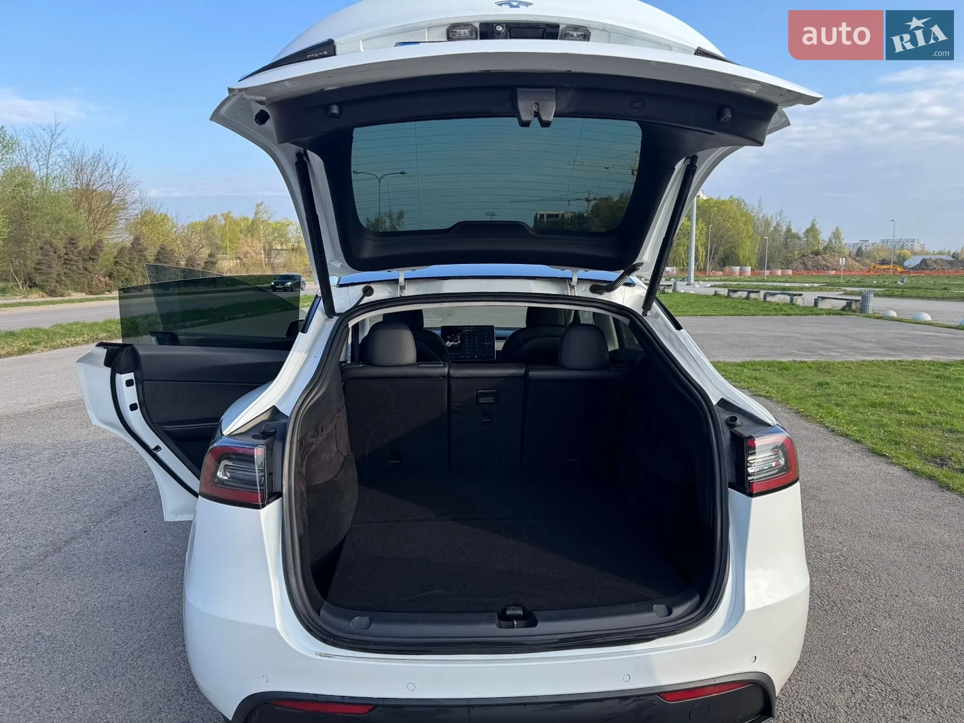 2020 Tesla Model Y - мініатюра 19