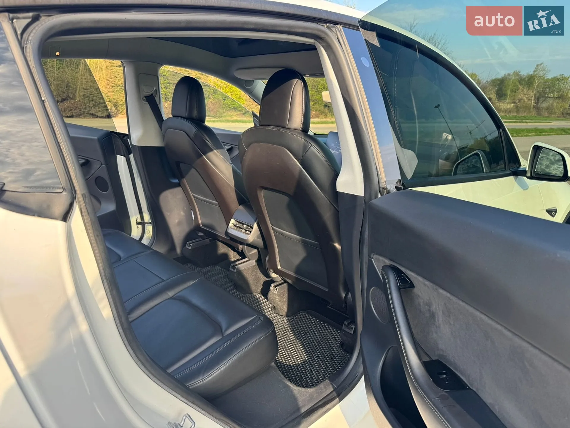 2020 Tesla Model Y - мініатюра 21