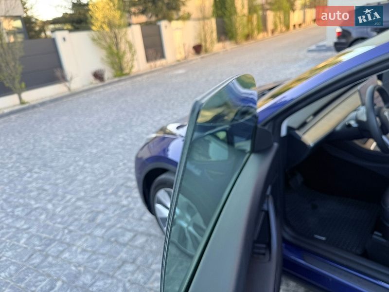 Внедорожник / Кроссовер Tesla Model Y 2021 в Львове
