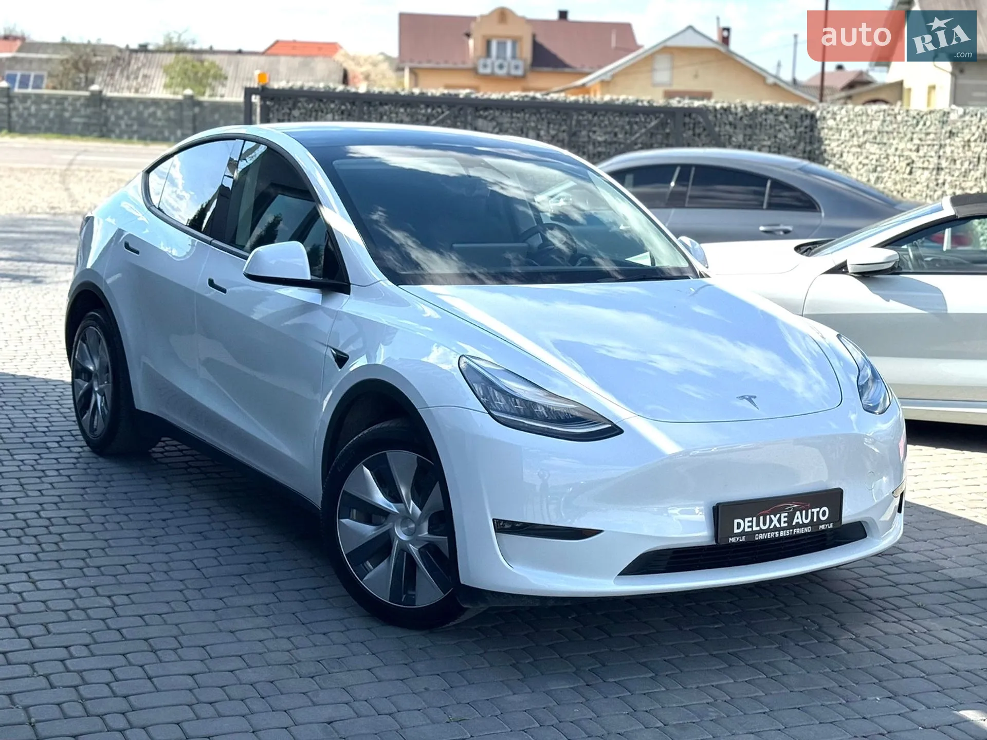2023 Tesla Model Y - фото 1