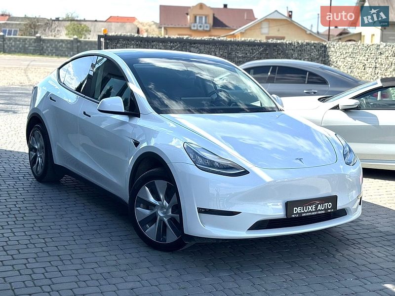 Tesla Model Y 2023