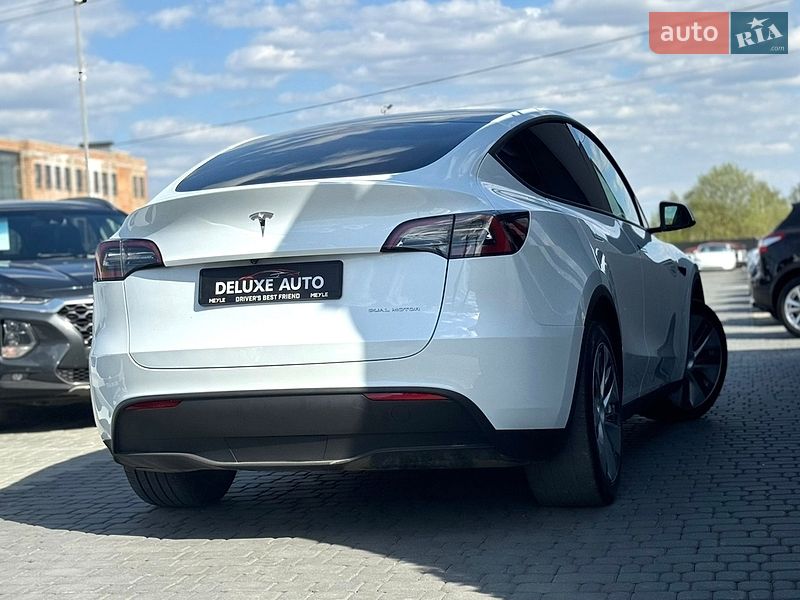 Внедорожник / Кроссовер Tesla Model Y 2023 в Ивано-Франковске