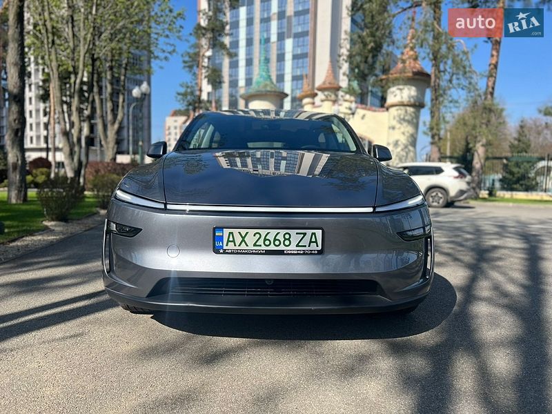 Внедорожник / Кроссовер Tesla Model Y 2025 в Харькове