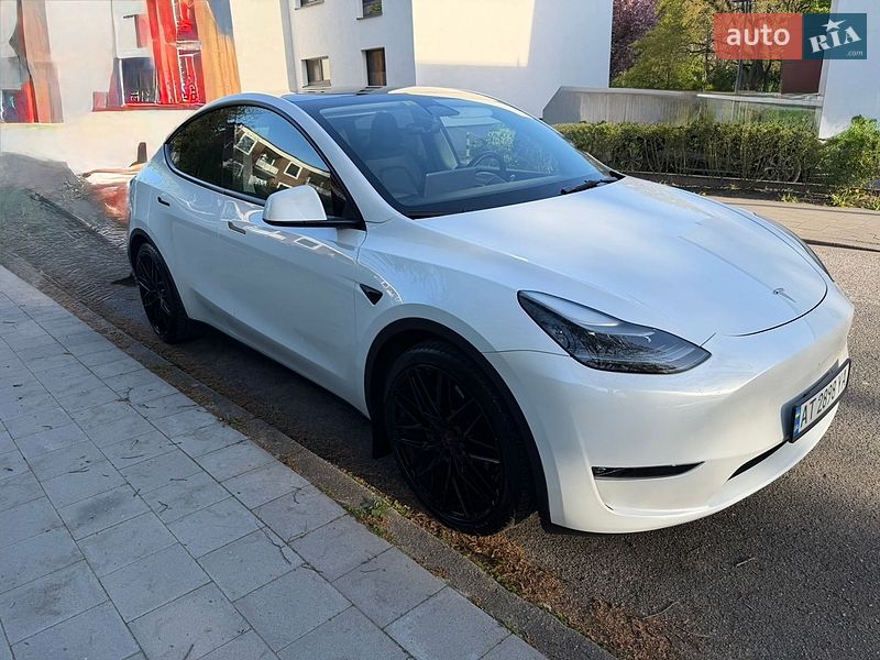 Позашляховик / Кросовер Tesla Model Y 2022 в Києві