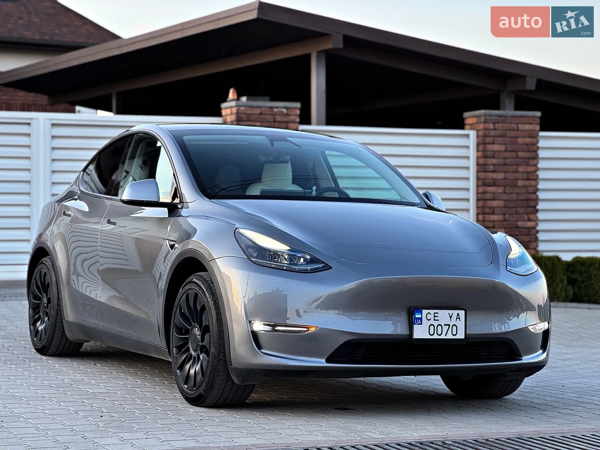 2024 Tesla Model Y - мініатюра 4