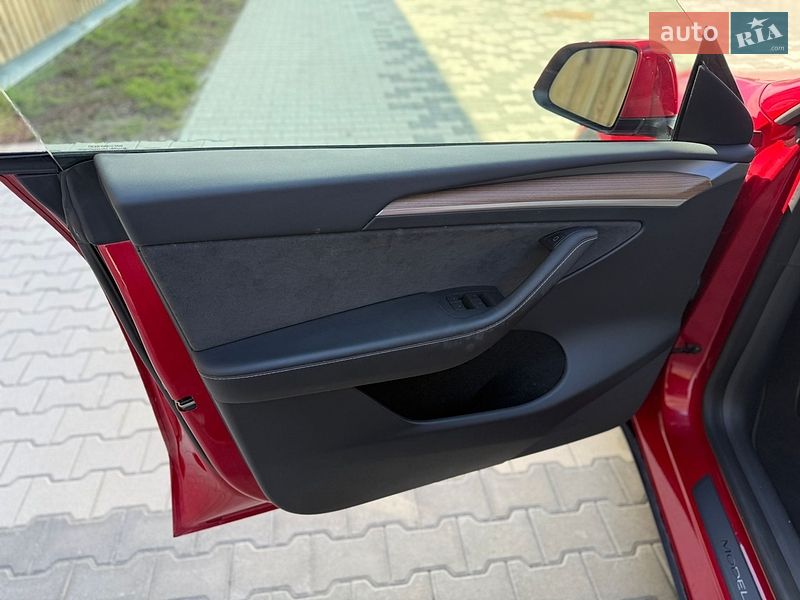 Позашляховик / Кросовер Tesla Model Y 2023 в Львові