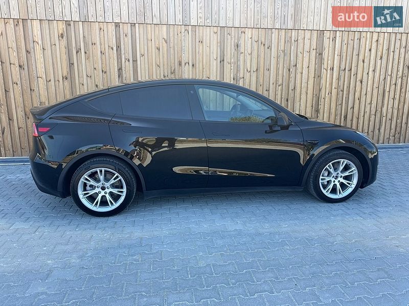 Позашляховик / Кросовер Tesla Model Y 2022 в Львові