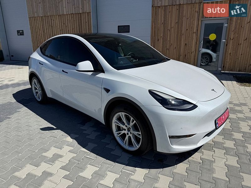 Tesla Model Y 2021