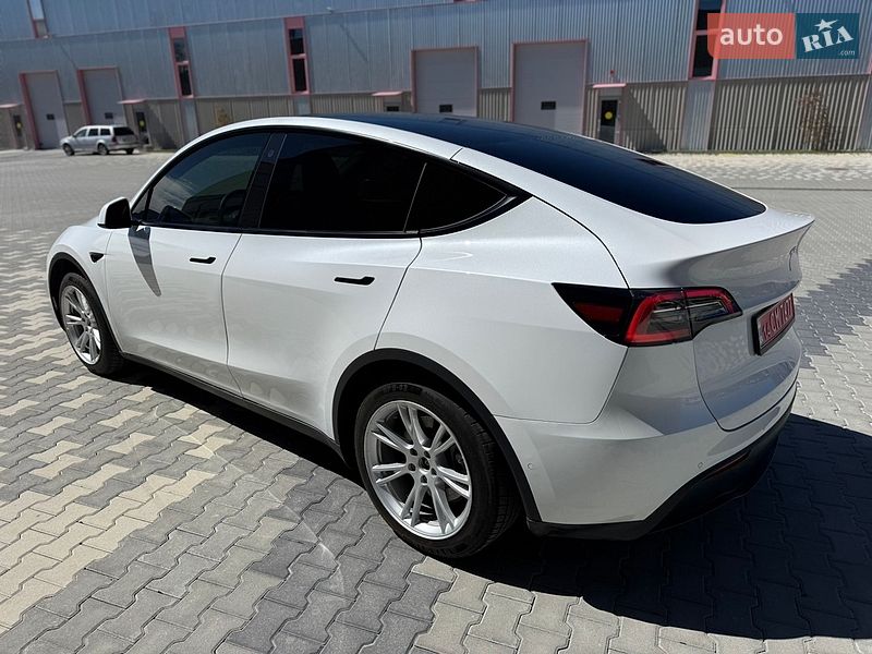 Внедорожник / Кроссовер Tesla Model Y 2021 в Львове