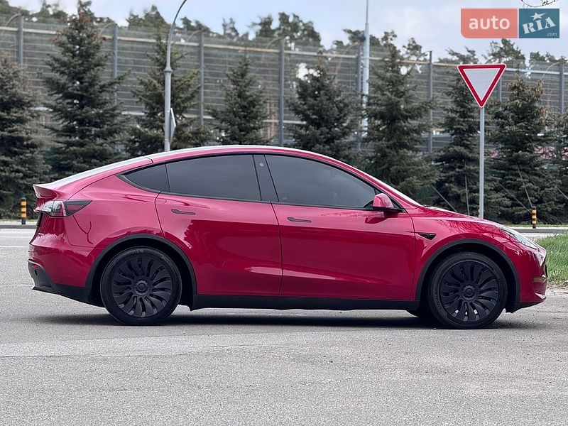 Позашляховик / Кросовер Tesla Model Y 2023 в Києві