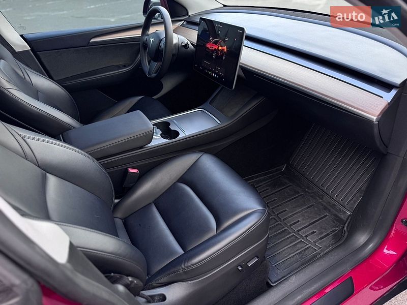 Позашляховик / Кросовер Tesla Model Y 2023 в Києві