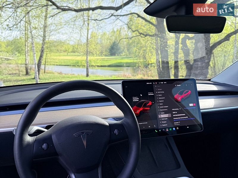 Позашляховик / Кросовер Tesla Model Y 2024 в Києві