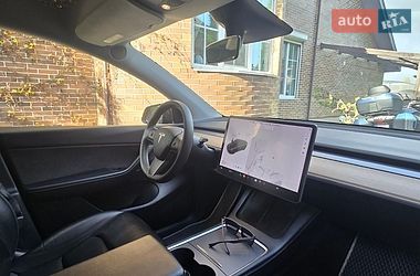 Внедорожник / Кроссовер Tesla Model Y 2021 в Киеве