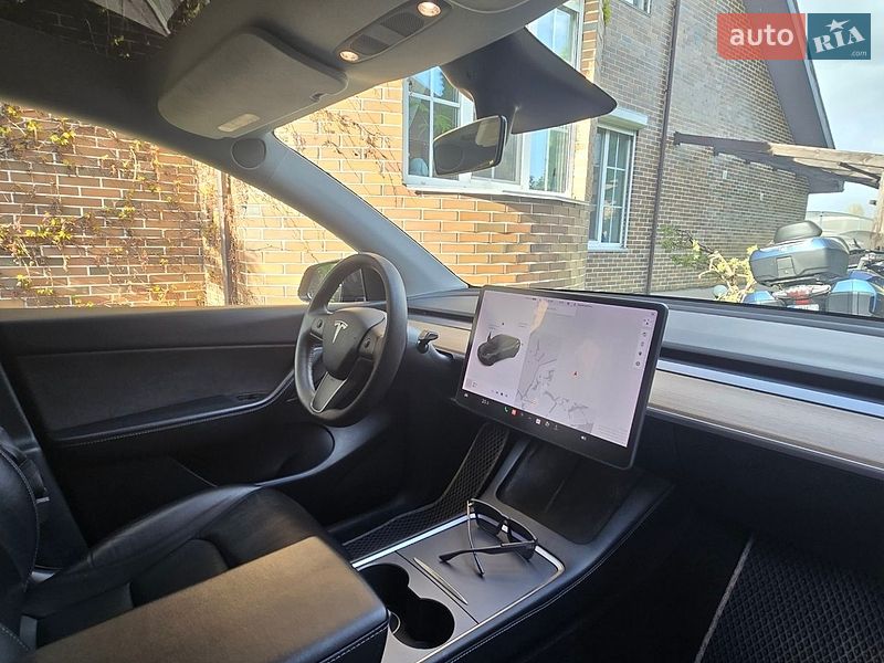 Внедорожник / Кроссовер Tesla Model Y 2021 в Киеве