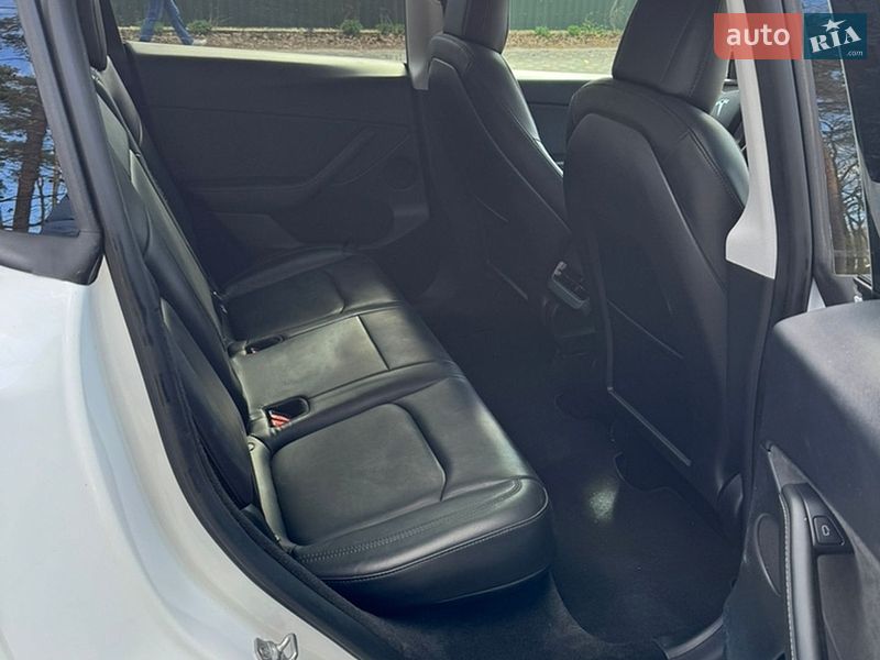 Внедорожник / Кроссовер Tesla Model Y 2023 в Киеве