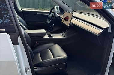 Внедорожник / Кроссовер Tesla Model Y 2023 в Киеве
