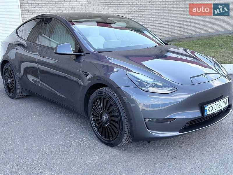 Tesla Model Y 2023