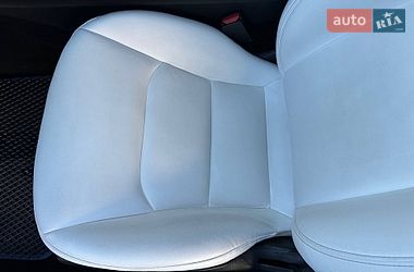 Внедорожник / Кроссовер Tesla Model Y 2021 в Луцке