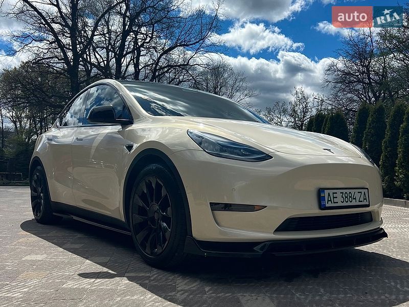 Tesla Model Y 2022