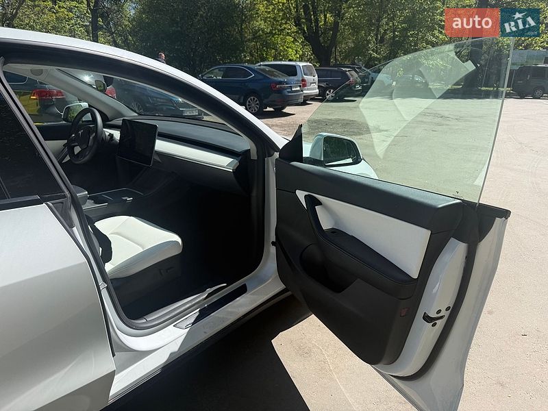 Внедорожник / Кроссовер Tesla Model Y 2022 в Львове