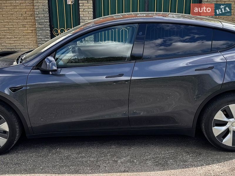 Внедорожник / Кроссовер Tesla Model Y 2023 в Черкассах