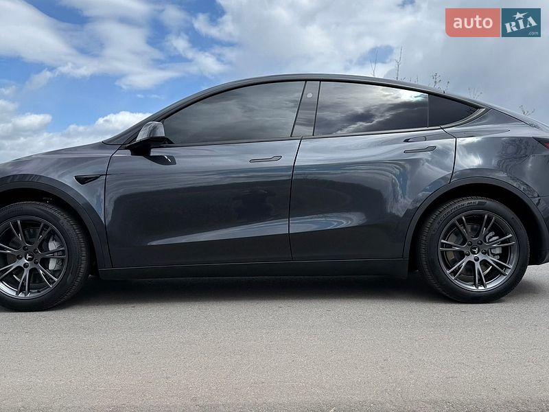 Позашляховик / Кросовер Tesla Model Y 2024 в Білій Церкві