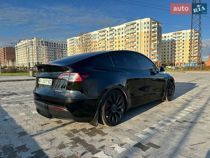 Внедорожник / Кроссовер Tesla Model Y 2022 в Киеве
