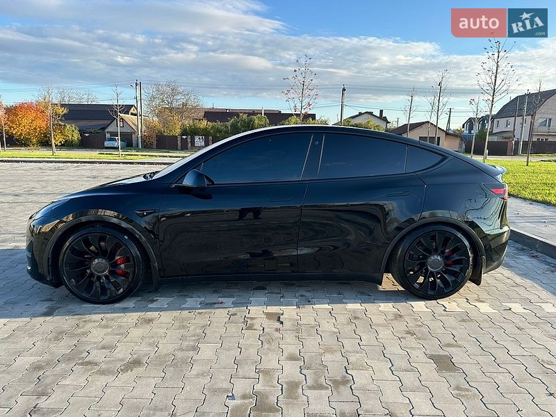 Внедорожник / Кроссовер Tesla Model Y 2022 в Киеве