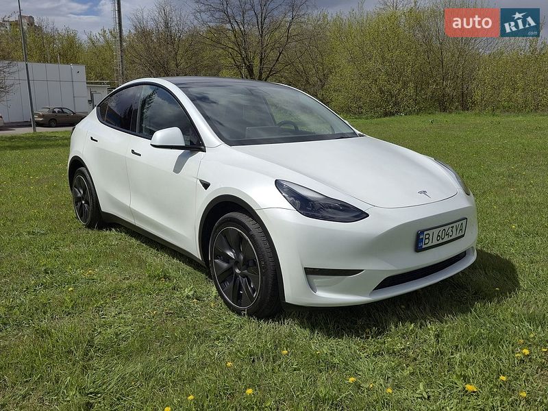 Tesla Model Y 2023