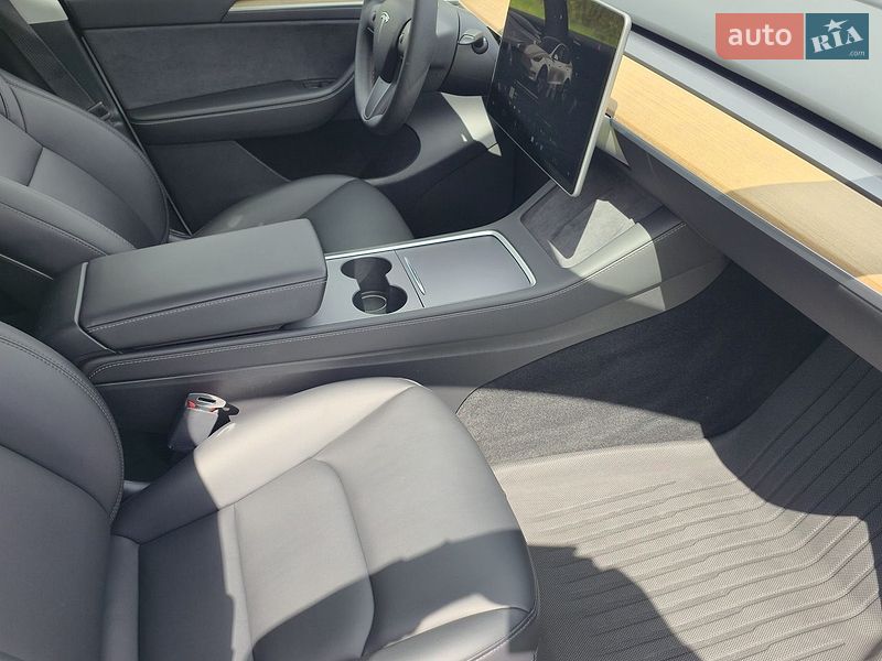 Внедорожник / Кроссовер Tesla Model Y 2023 в Полтаве