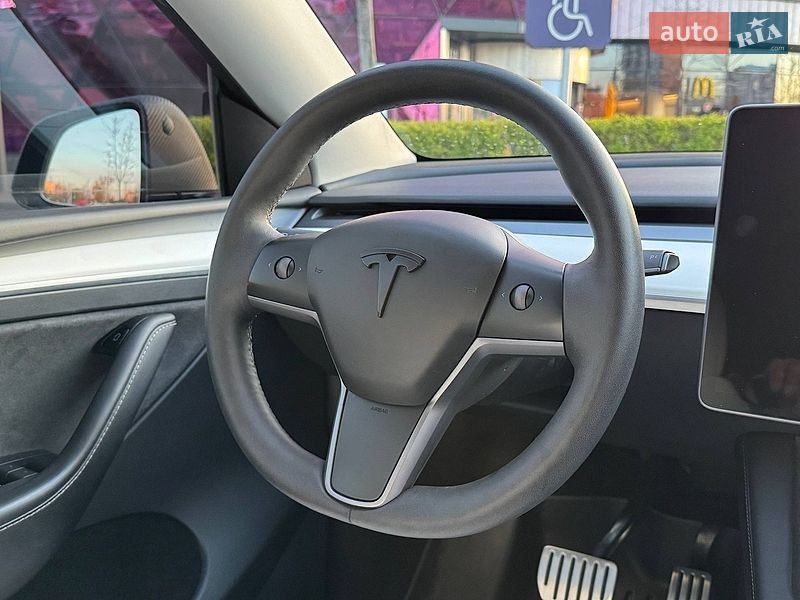 Позашляховик / Кросовер Tesla Model Y 2022 в Києві