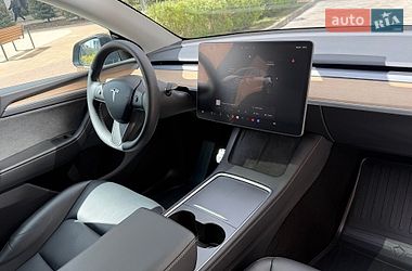 Внедорожник / Кроссовер Tesla Model Y 2024 в Киеве
