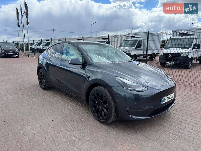 Внедорожник / Кроссовер Tesla Model Y 2022 в Ровно