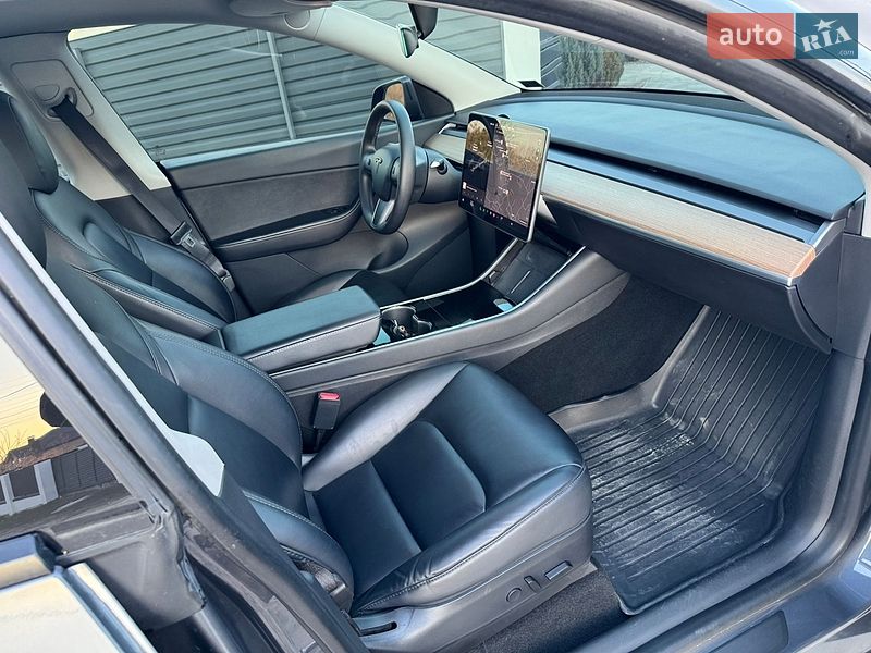 Внедорожник / Кроссовер Tesla Model Y 2020 в Новояворовске