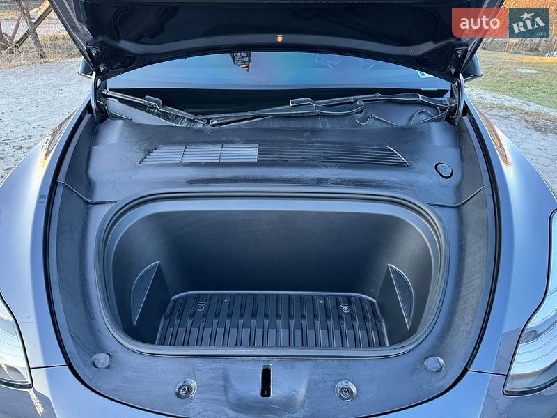 Внедорожник / Кроссовер Tesla Model Y 2020 в Новояворовске