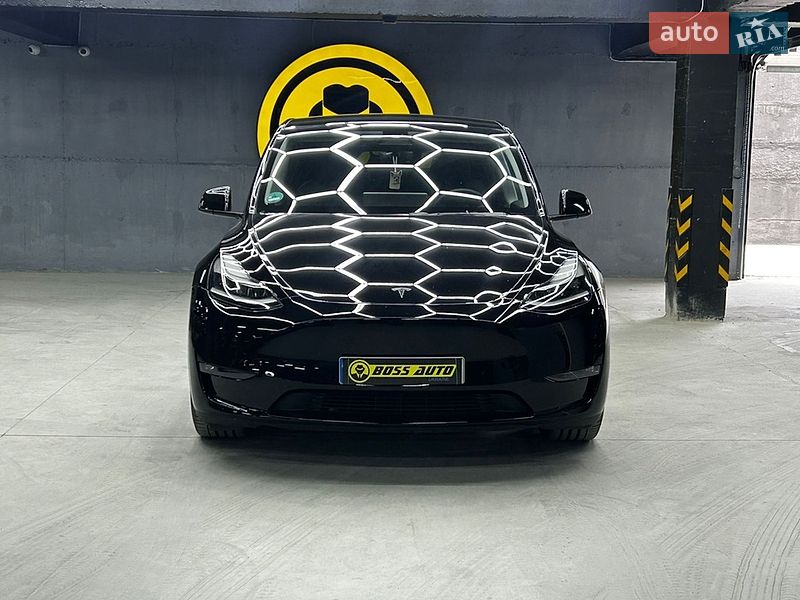 Внедорожник / Кроссовер Tesla Model Y 2023 в Черновцах