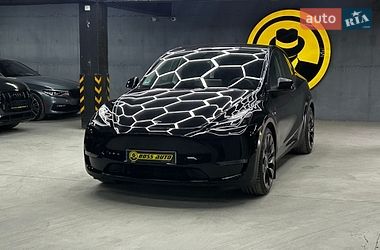 Внедорожник / Кроссовер Tesla Model Y 2023 в Черновцах