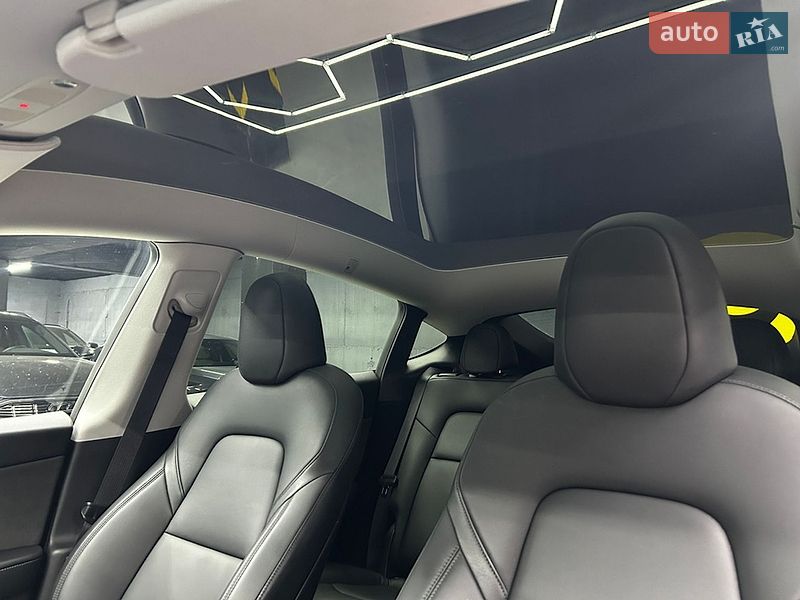 Внедорожник / Кроссовер Tesla Model Y 2023 в Черновцах