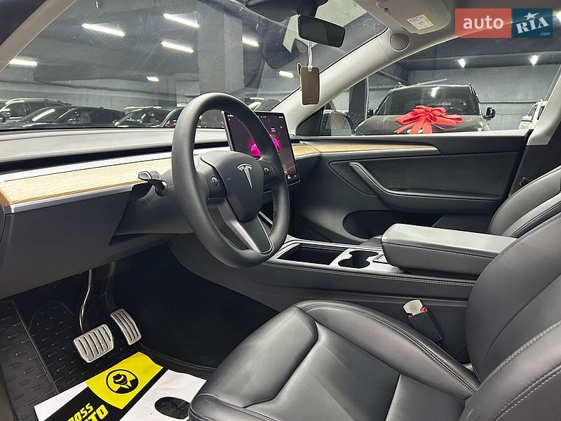 Внедорожник / Кроссовер Tesla Model Y 2023 в Черновцах