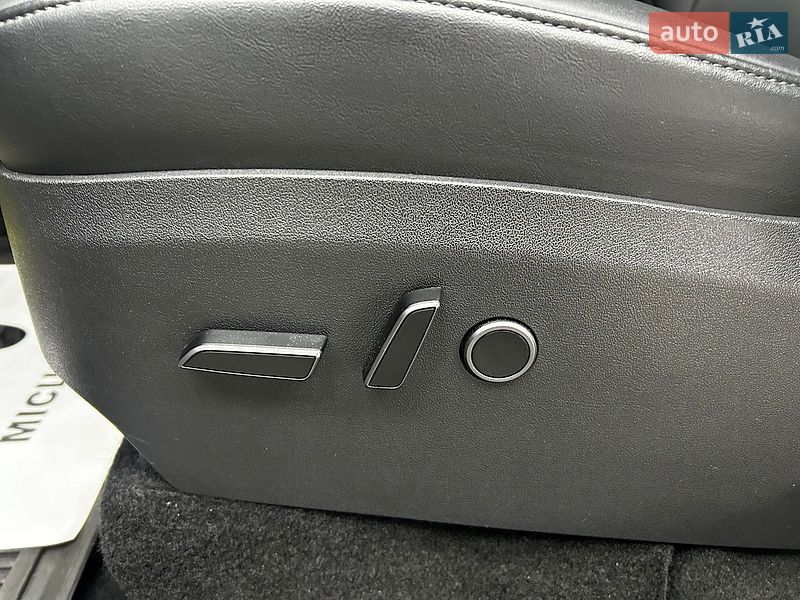 Внедорожник / Кроссовер Tesla Model Y 2023 в Черновцах