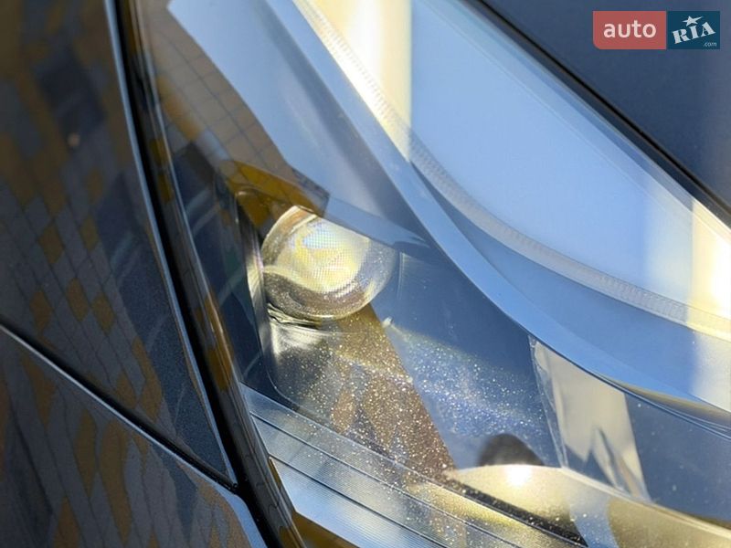 Позашляховик / Кросовер Tesla Model Y 2024 в Києві