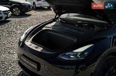 Внедорожник / Кроссовер Tesla Model Y 2023 в Черновцах